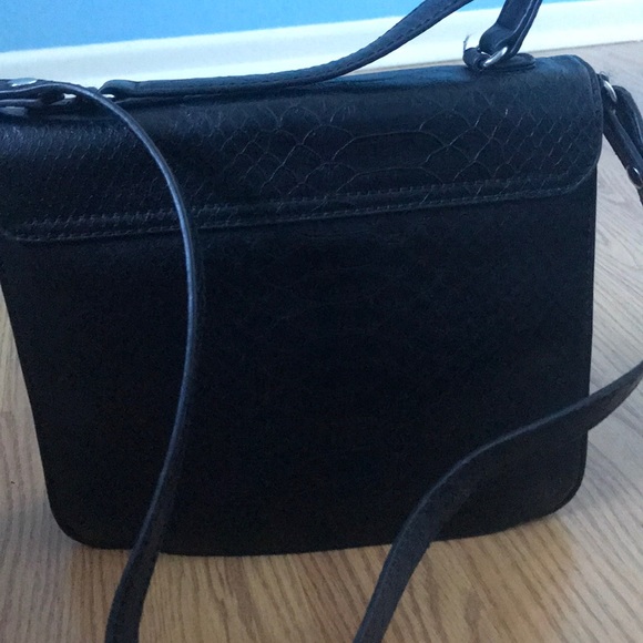 Guess Purse - Picture 2 of 3